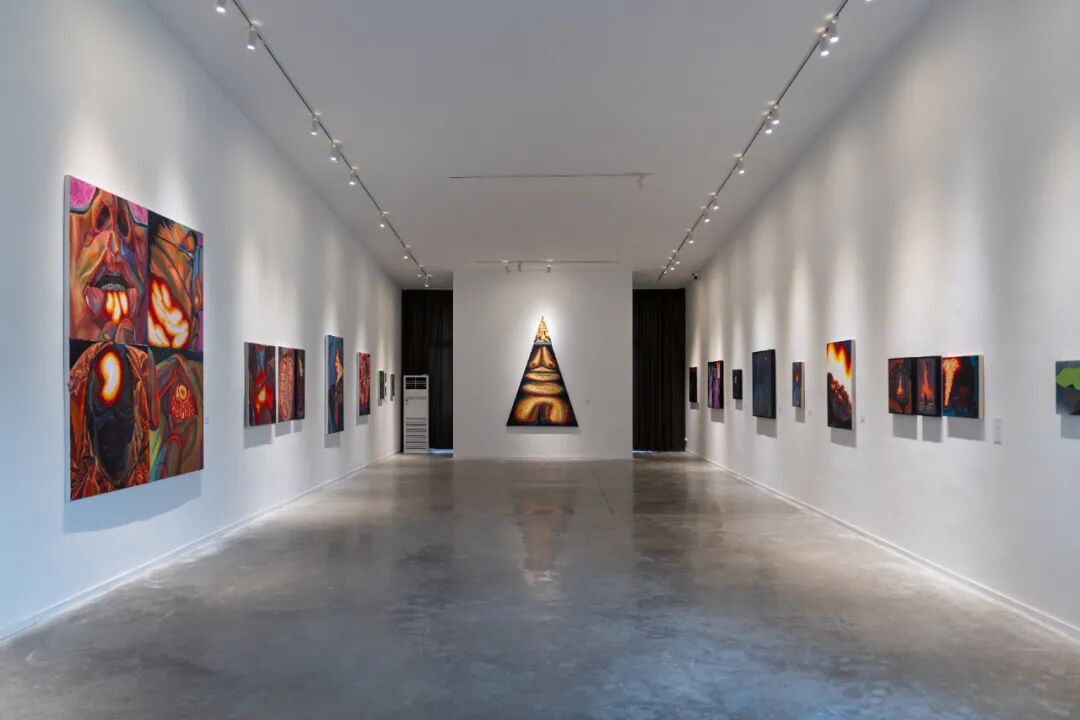 刘炯程个展“雇员”开幕！以画笔为镜，照见当代青年群像