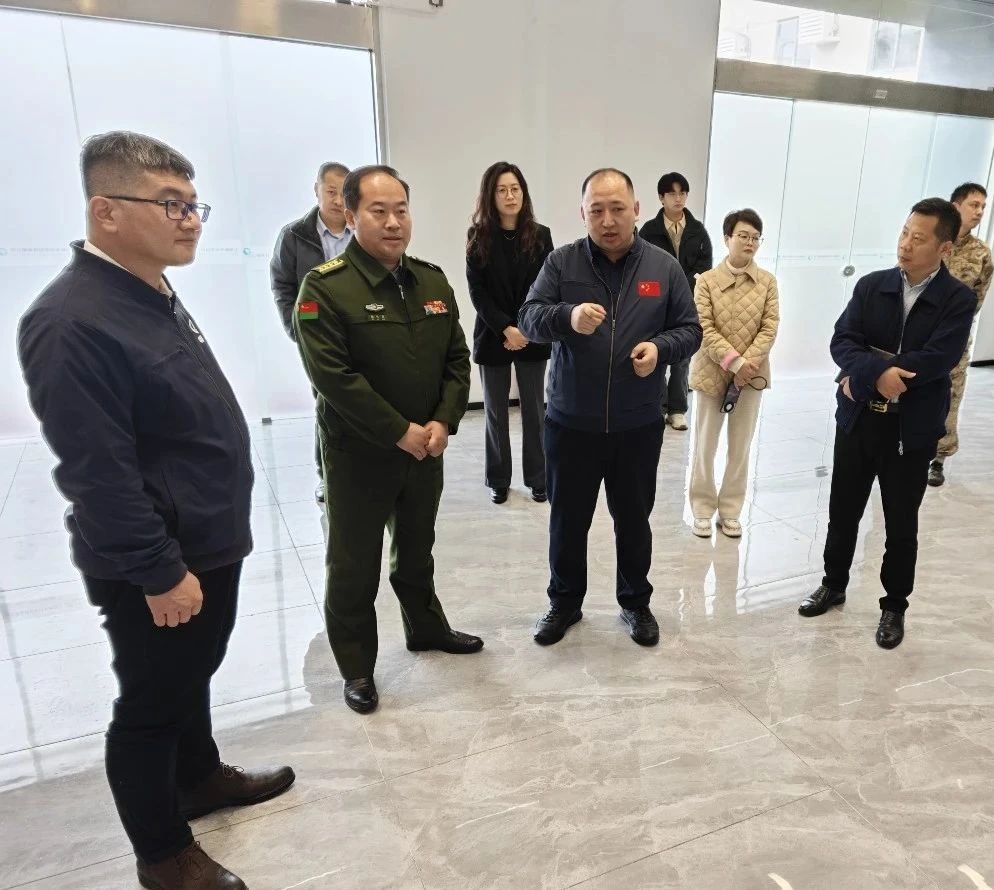 区领导来到安亭镇调研武装工作