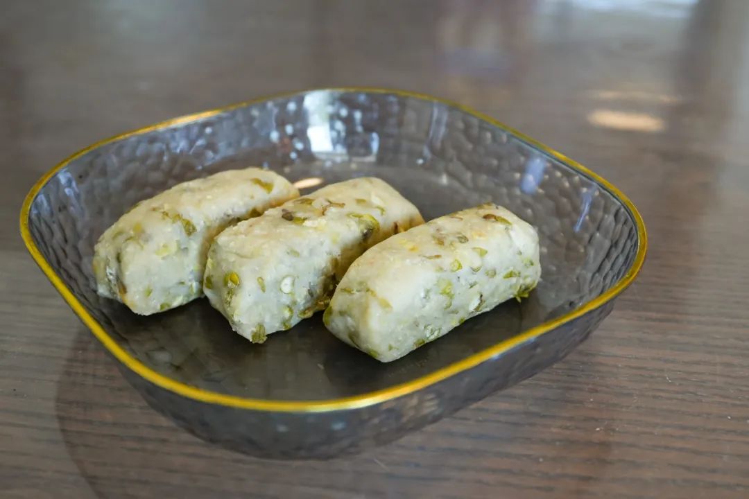 處暑將至，來(lái)塊軟糯香甜的綠豆糕吧~