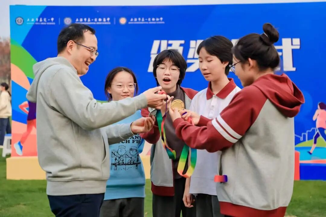 嘉定区13位教师获评正高级，有你认识的吗？